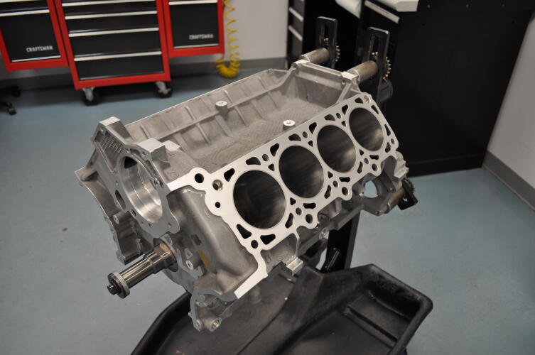 CUSTOMIZABLE FORD 4.6L 2V ALUMINUM BLOCK ENGINE